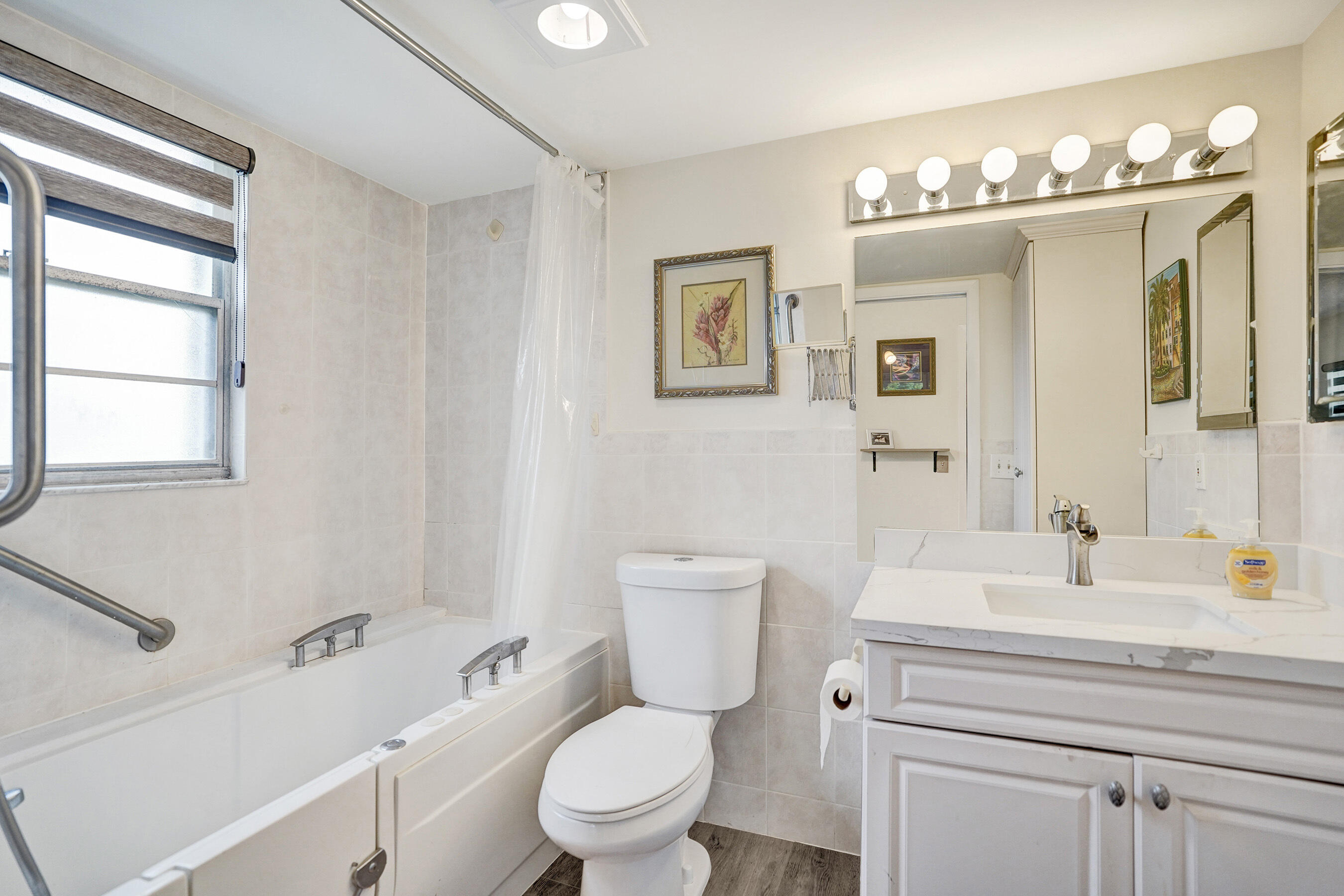 AINSLIE AT CENTURY VILLAGE CONDO - Residential