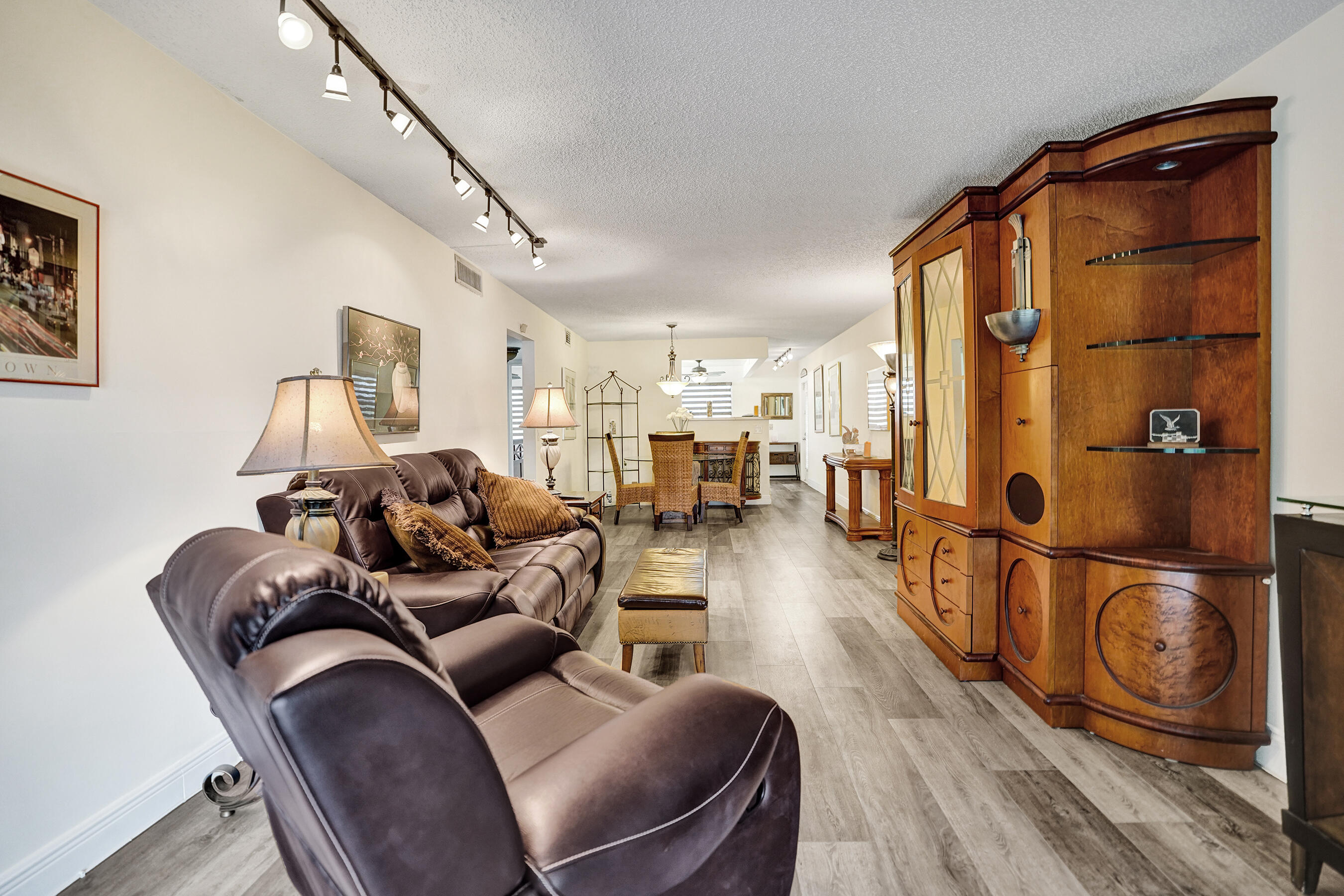 AINSLIE AT CENTURY VILLAGE CONDO - Residential