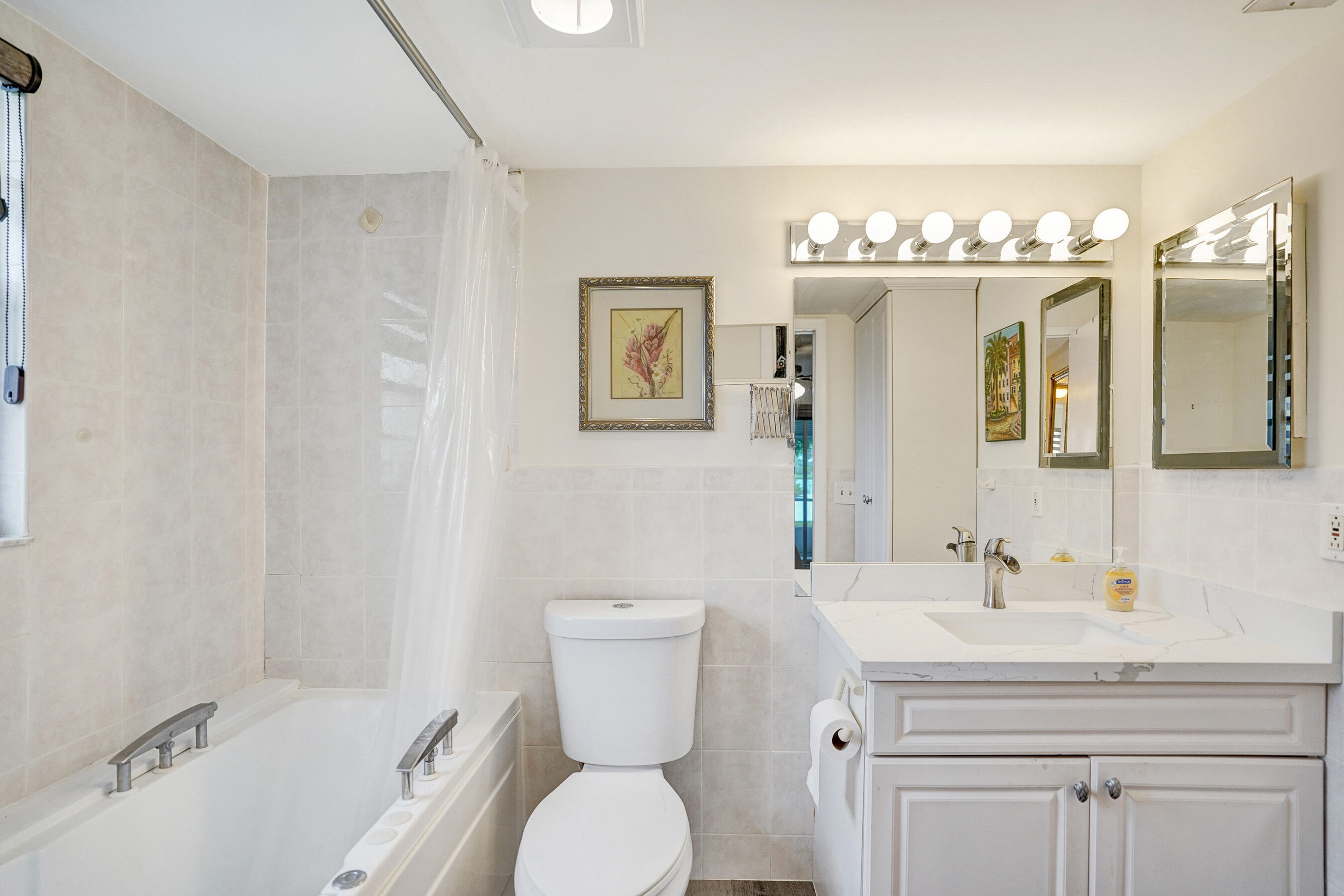 AINSLIE AT CENTURY VILLAGE CONDO - Residential