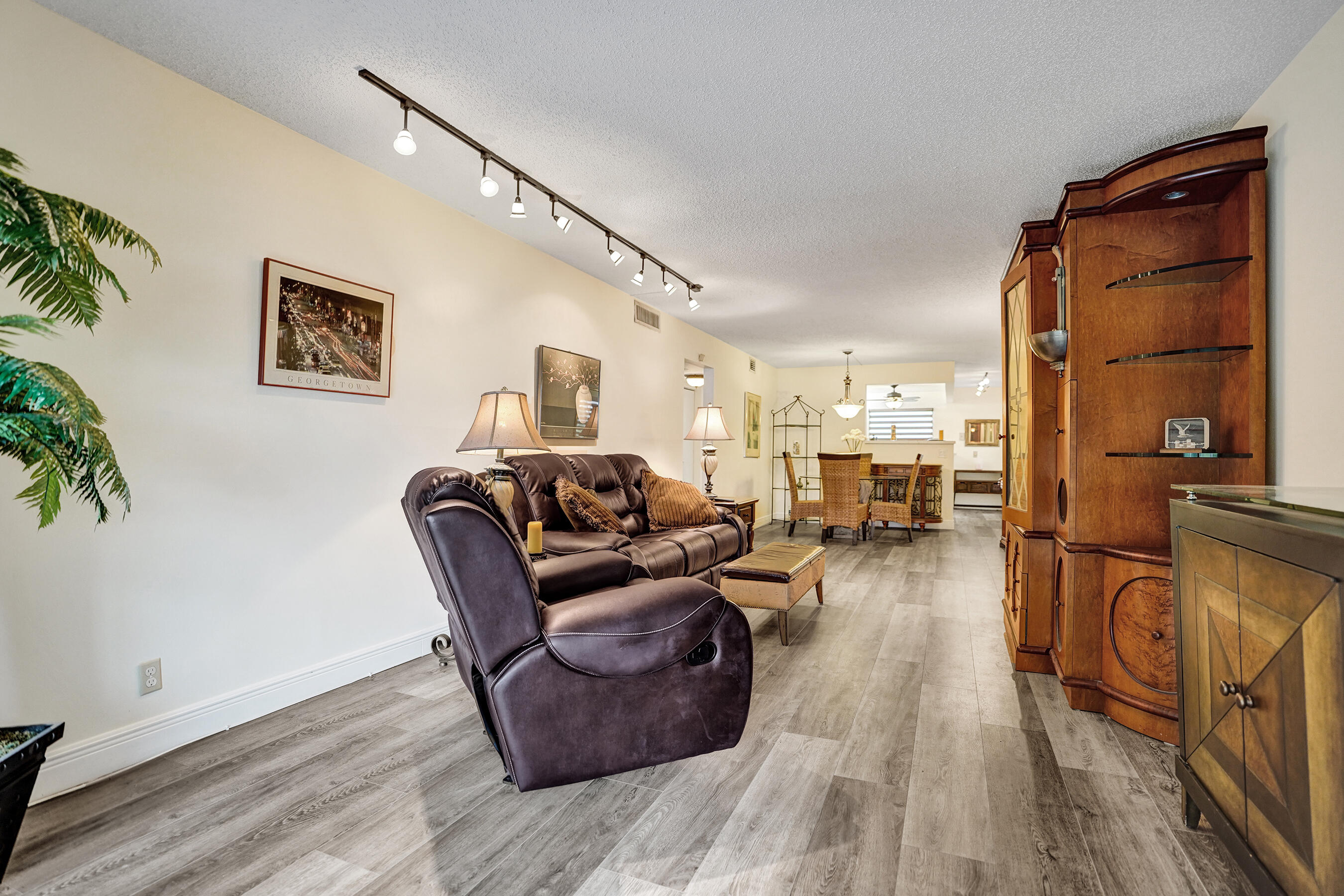 AINSLIE AT CENTURY VILLAGE CONDO - Residential