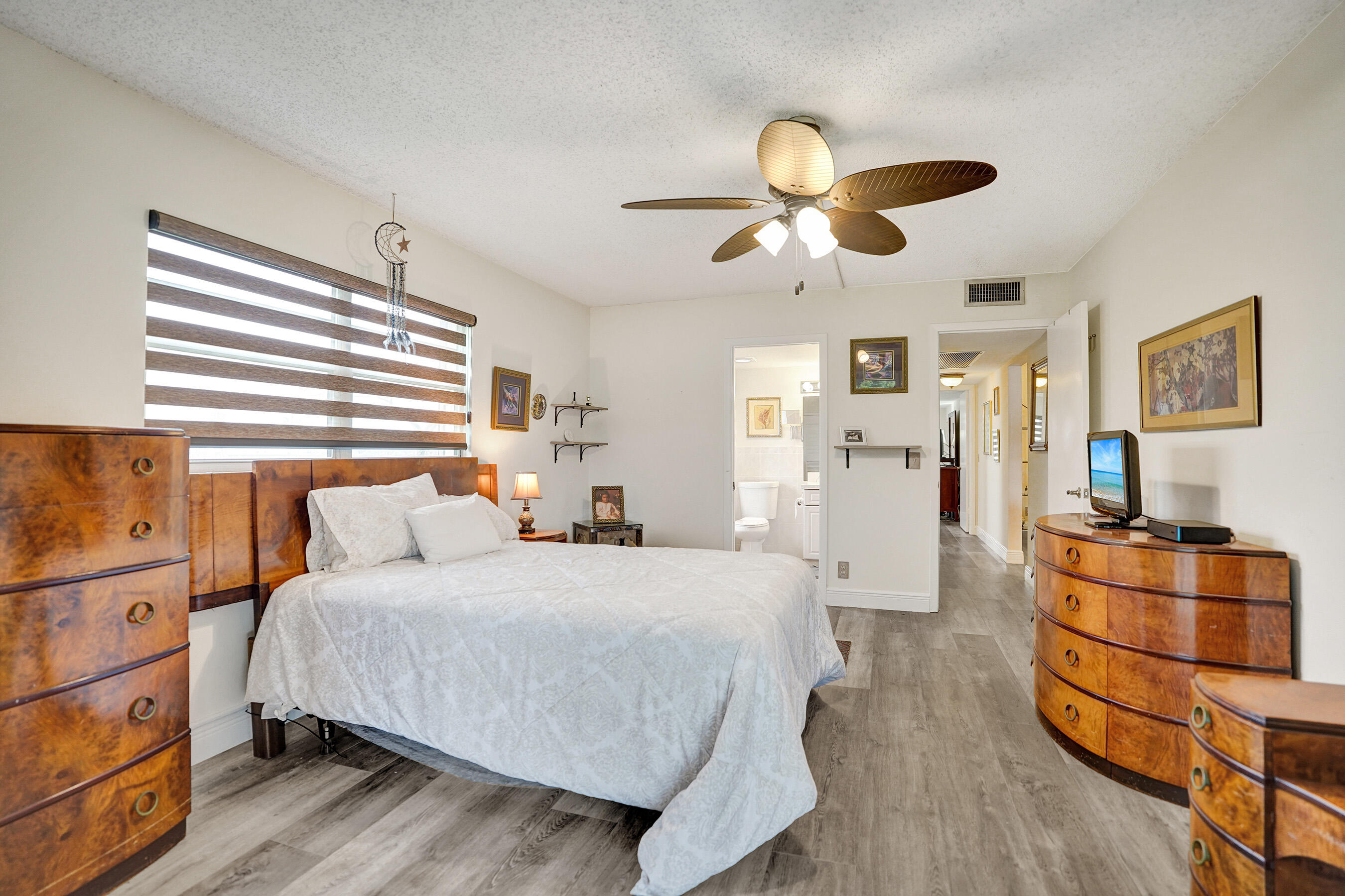 AINSLIE AT CENTURY VILLAGE CONDO - Residential