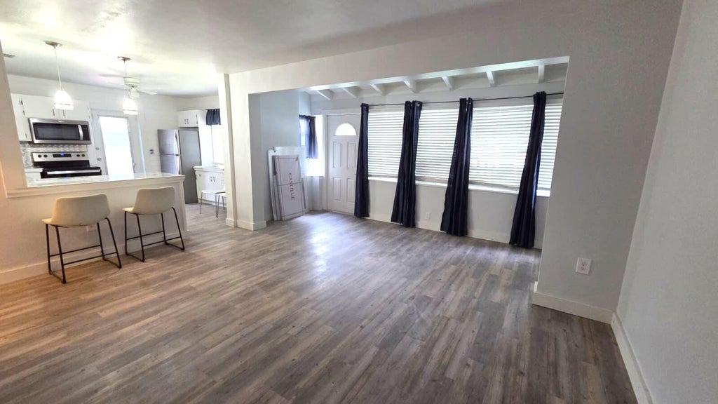 Photo of 2539 CLEVELAND Street, Hollywood, FL 33020 (MLS # B26076711)
