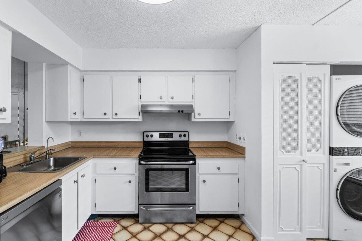 VILLAGES OF ORIOLE BONAIRE - Residential Lease