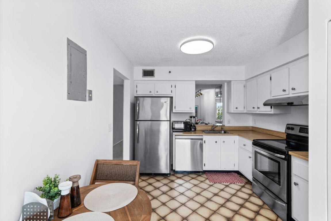 VILLAGES OF ORIOLE BONAIRE - Residential Lease