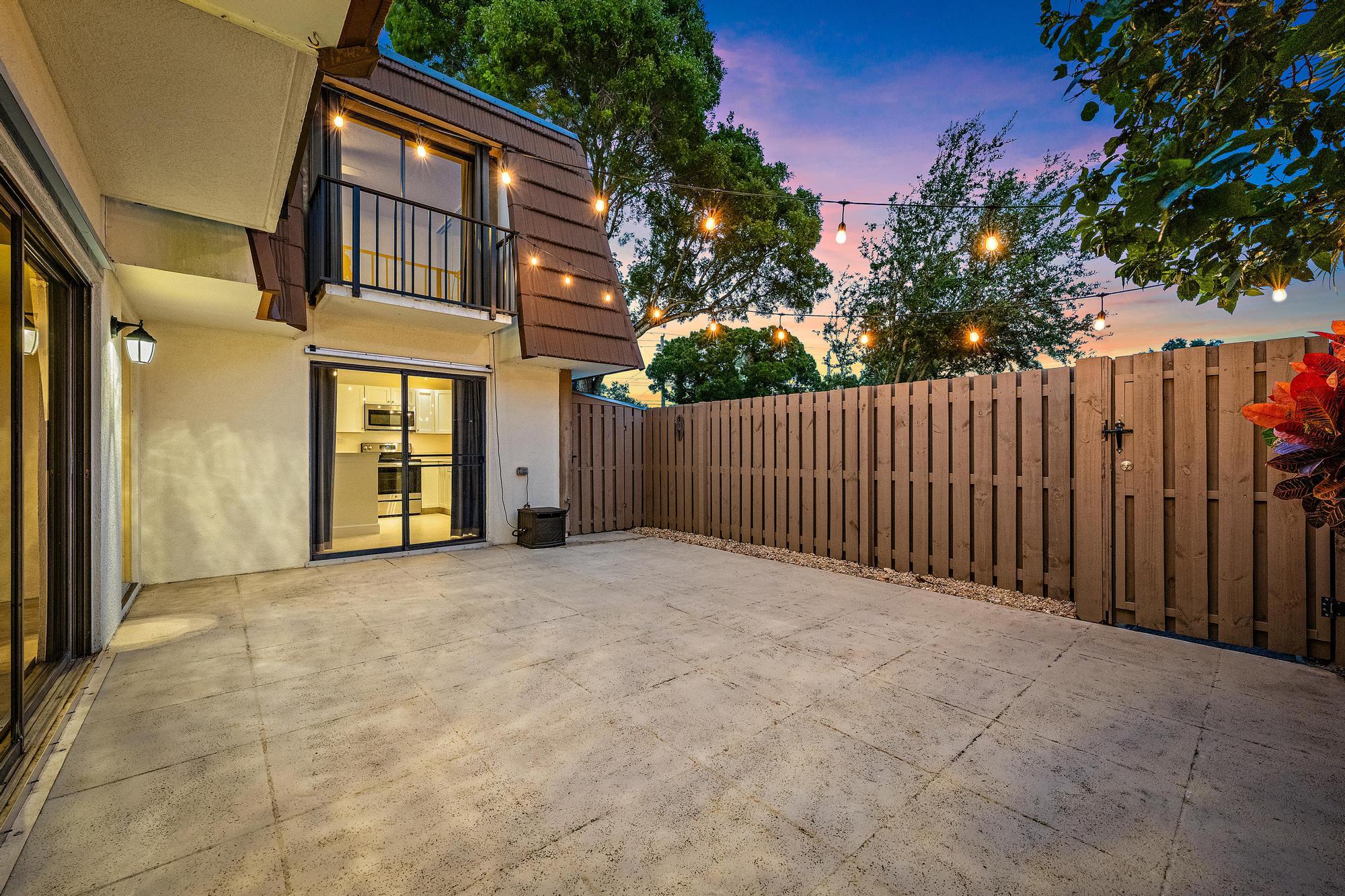 210 2nd Court
