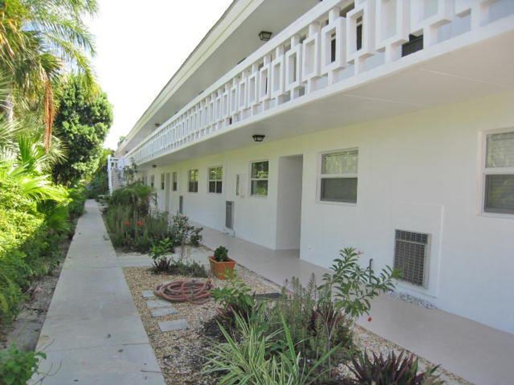 Photo of 91 Willow Road #101, Tequesta, FL 33469 (MLS # R10876640)