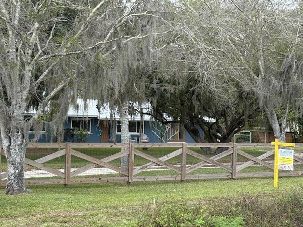 Photo of 541 S Brocksmith Road, Fort Pierce, FL 34945 (MLS # R11147639)