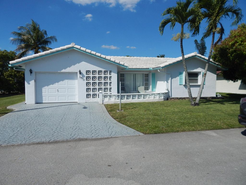 Photo of 6805 NW 77th Street, Tamarac, FL 33321 (MLS # B26006025)