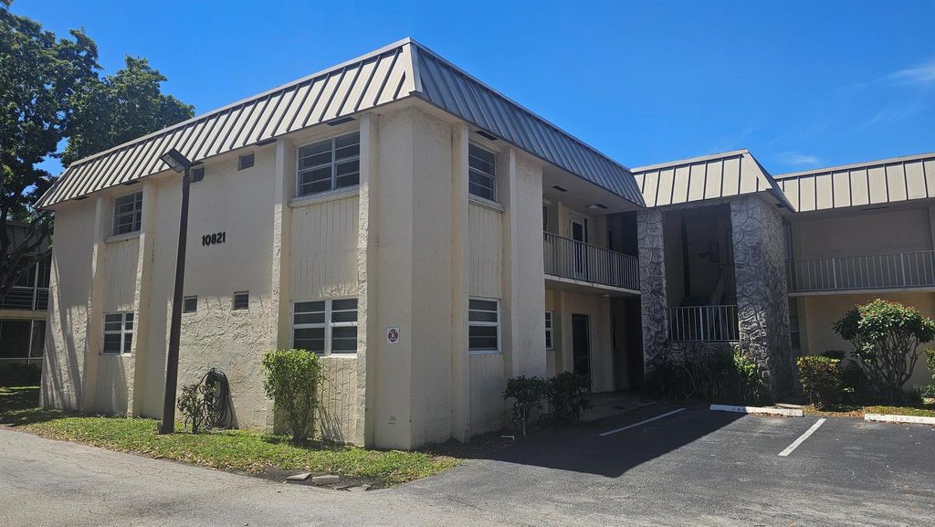 Photo of 10821 N Military Trail #Apt. 4, Palm Beach Gardens, FL 33410 (MLS # R11073982)