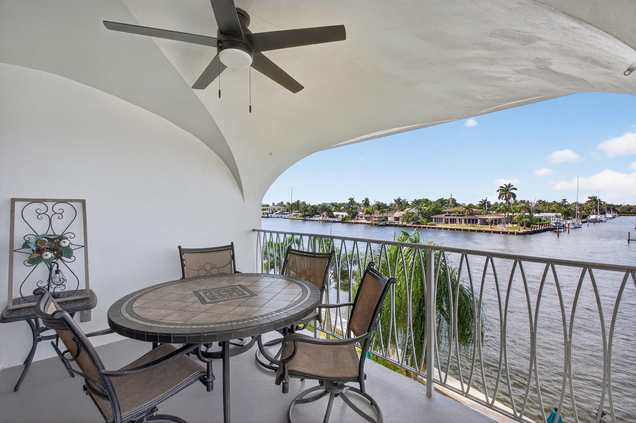 505 N Riverside Drive 21