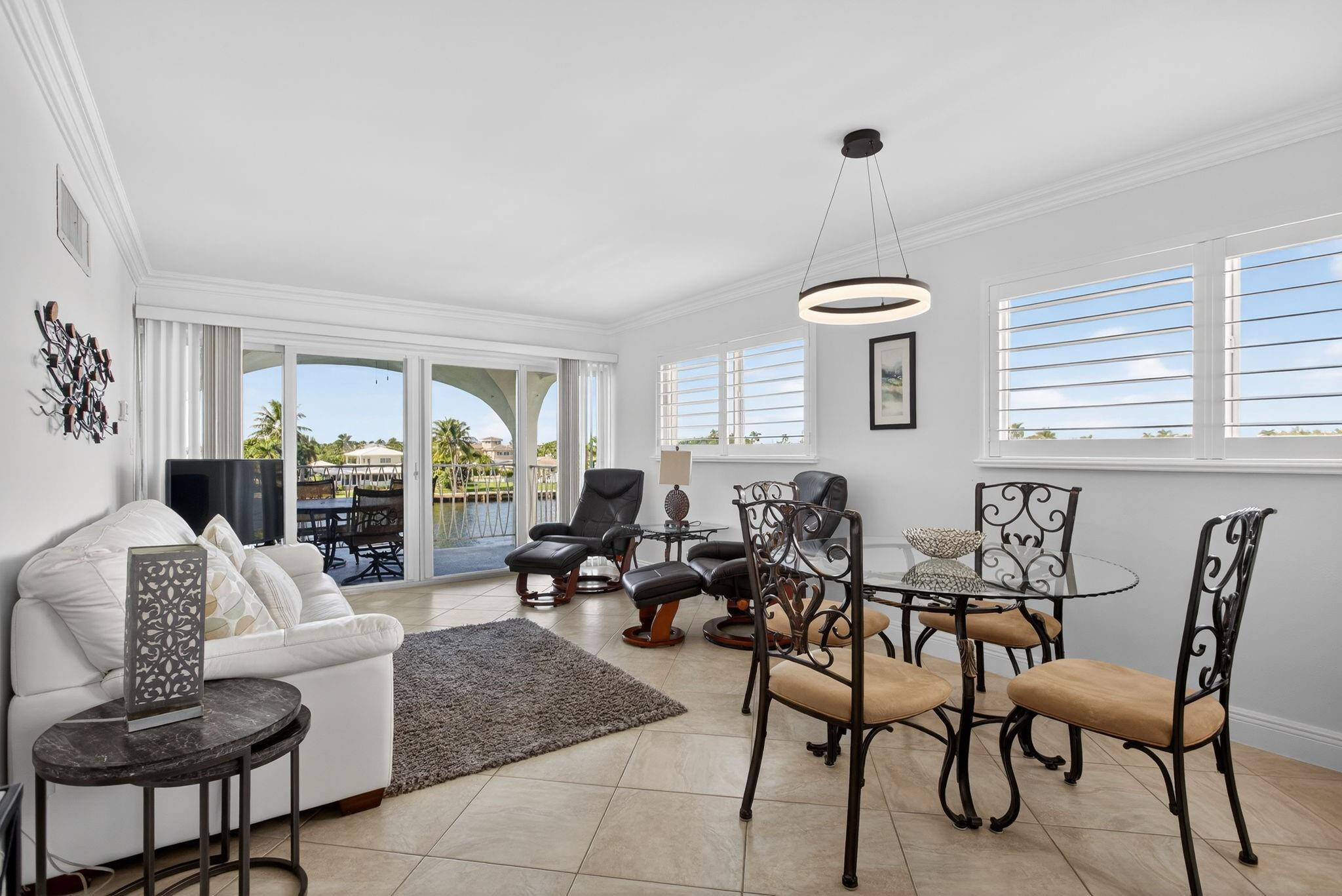 505 N Riverside Drive 21