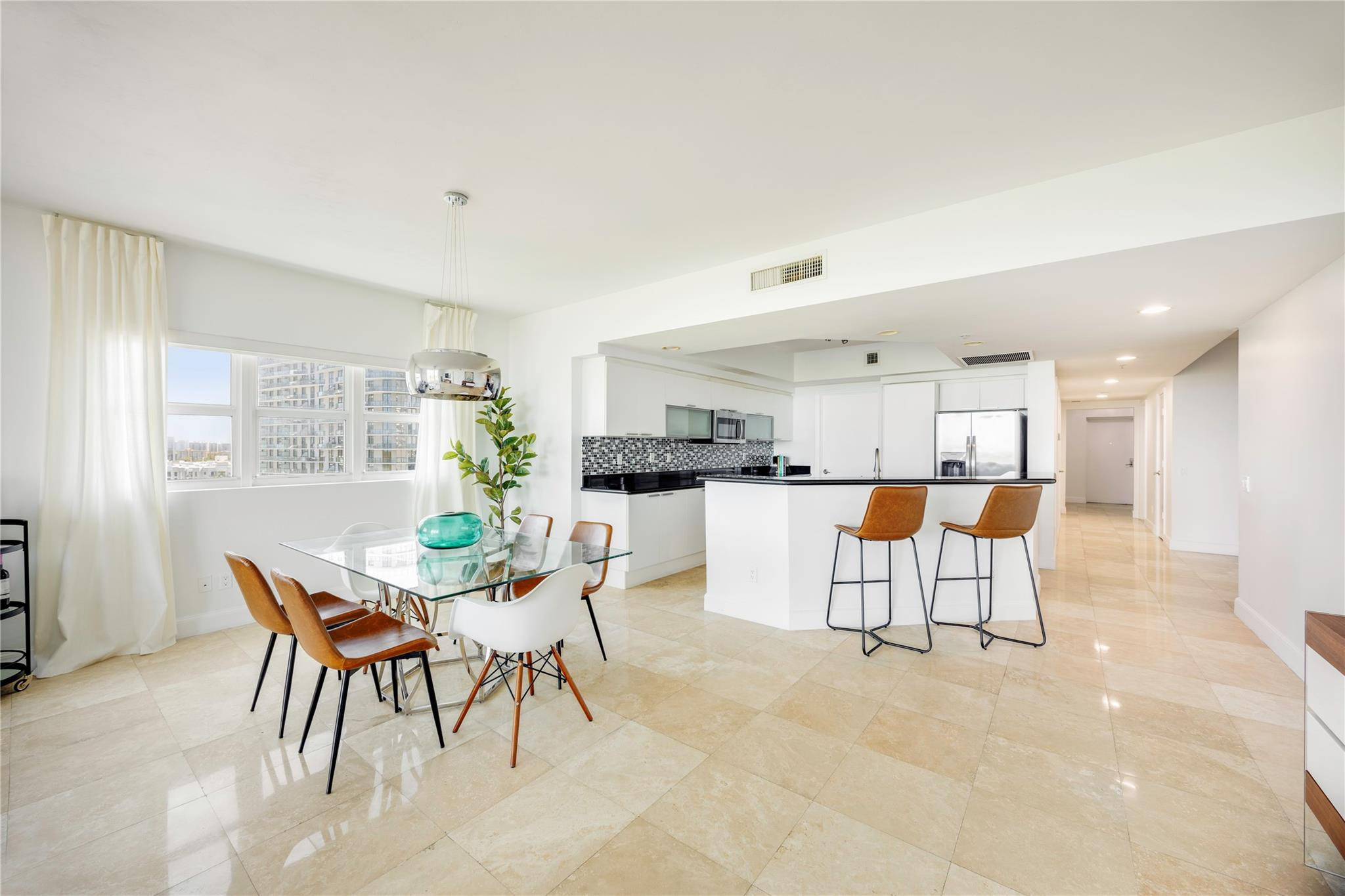 THE OAKS I CONDO - Residential Lease