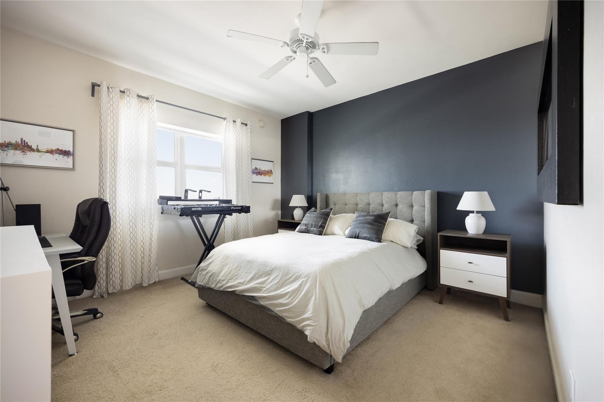 THE OAKS I CONDO - Residential Lease