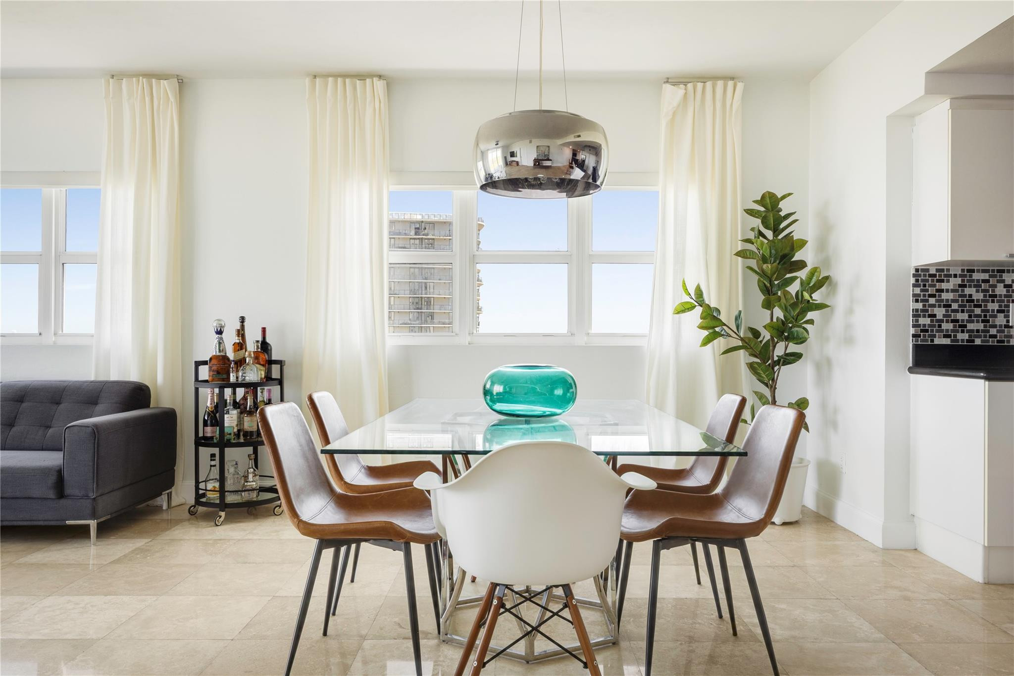 THE OAKS I CONDO - Residential Lease