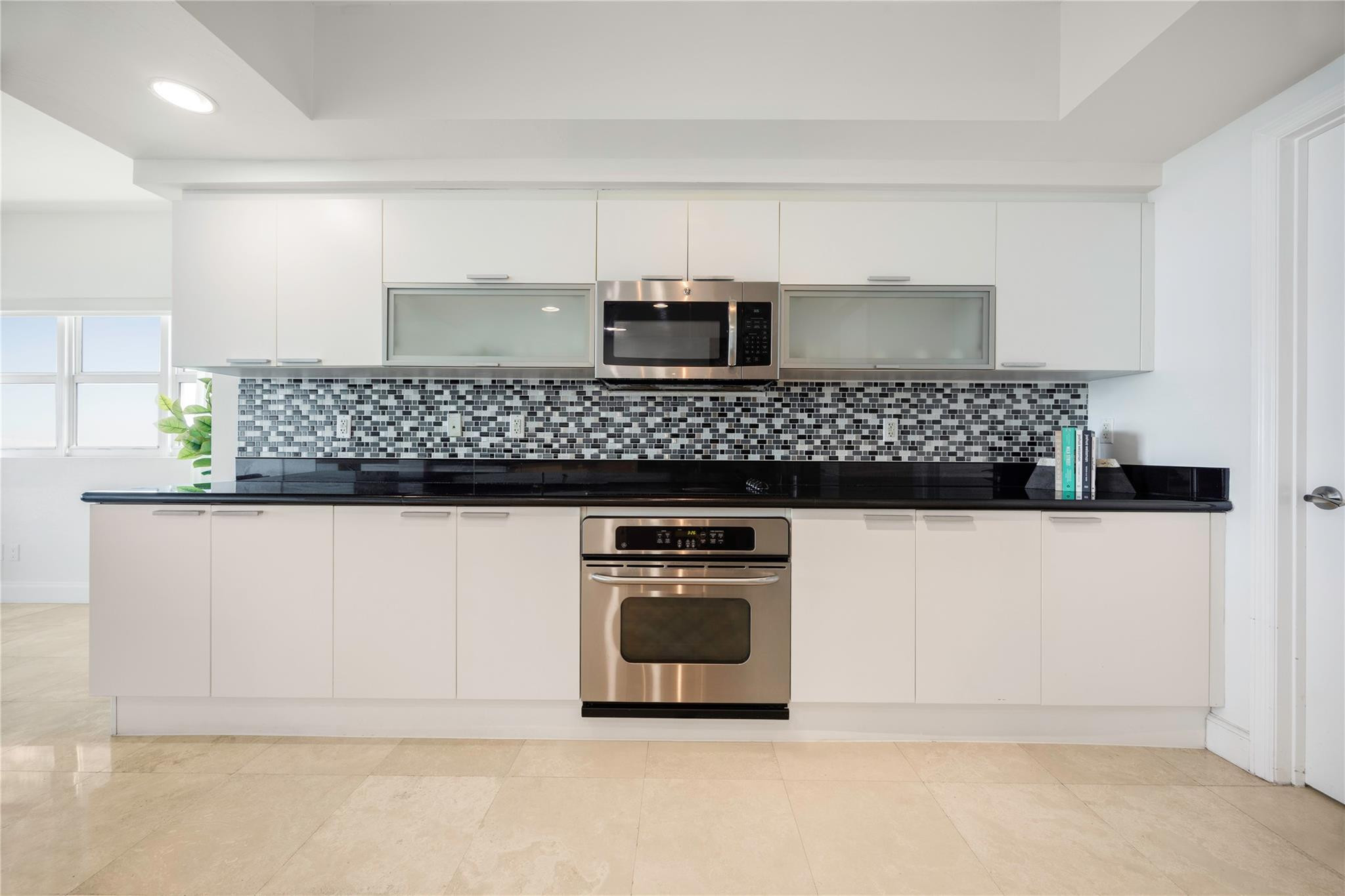 THE OAKS I CONDO - Residential Lease