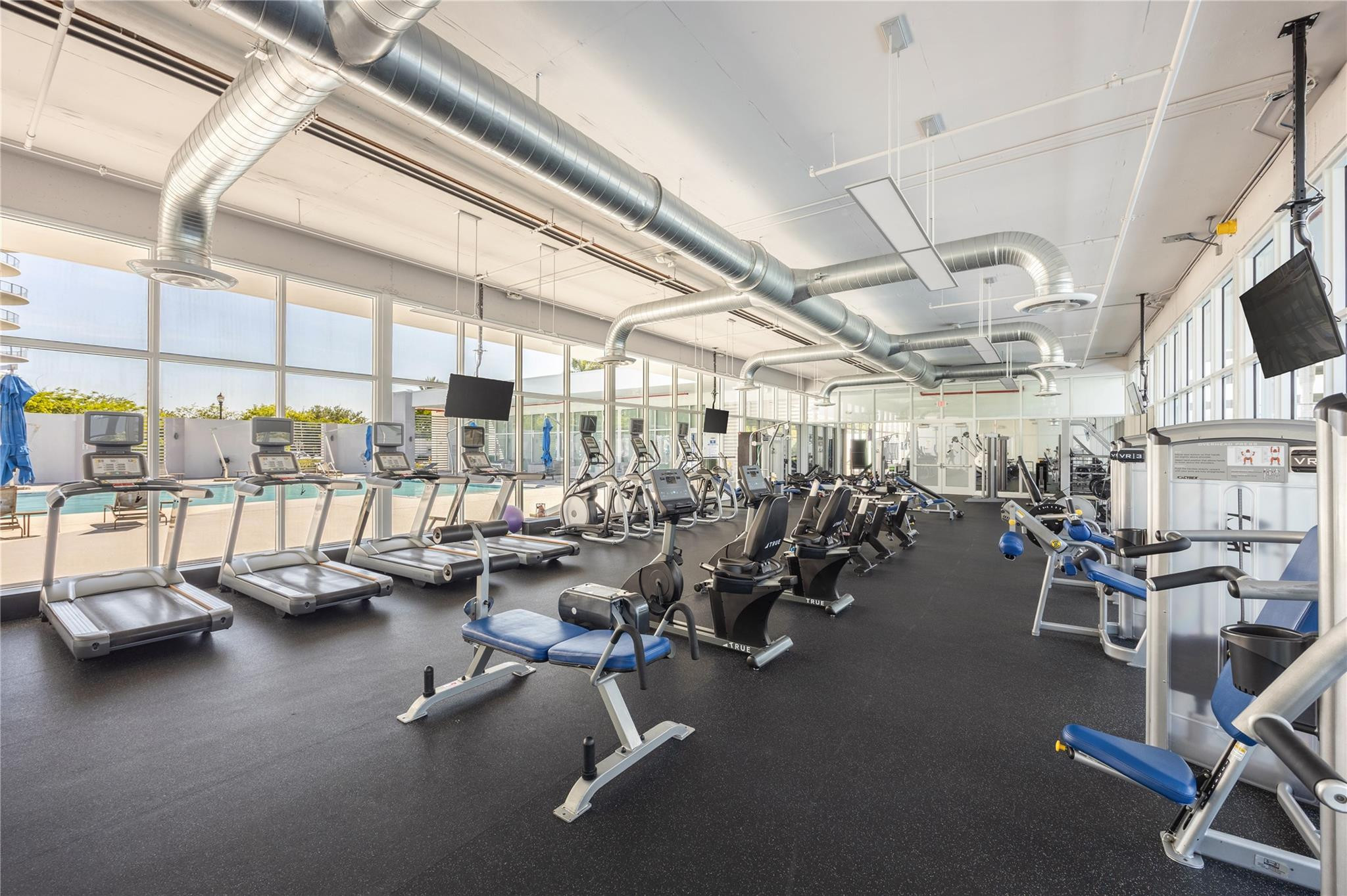 THE OAKS I CONDO - Residential Lease