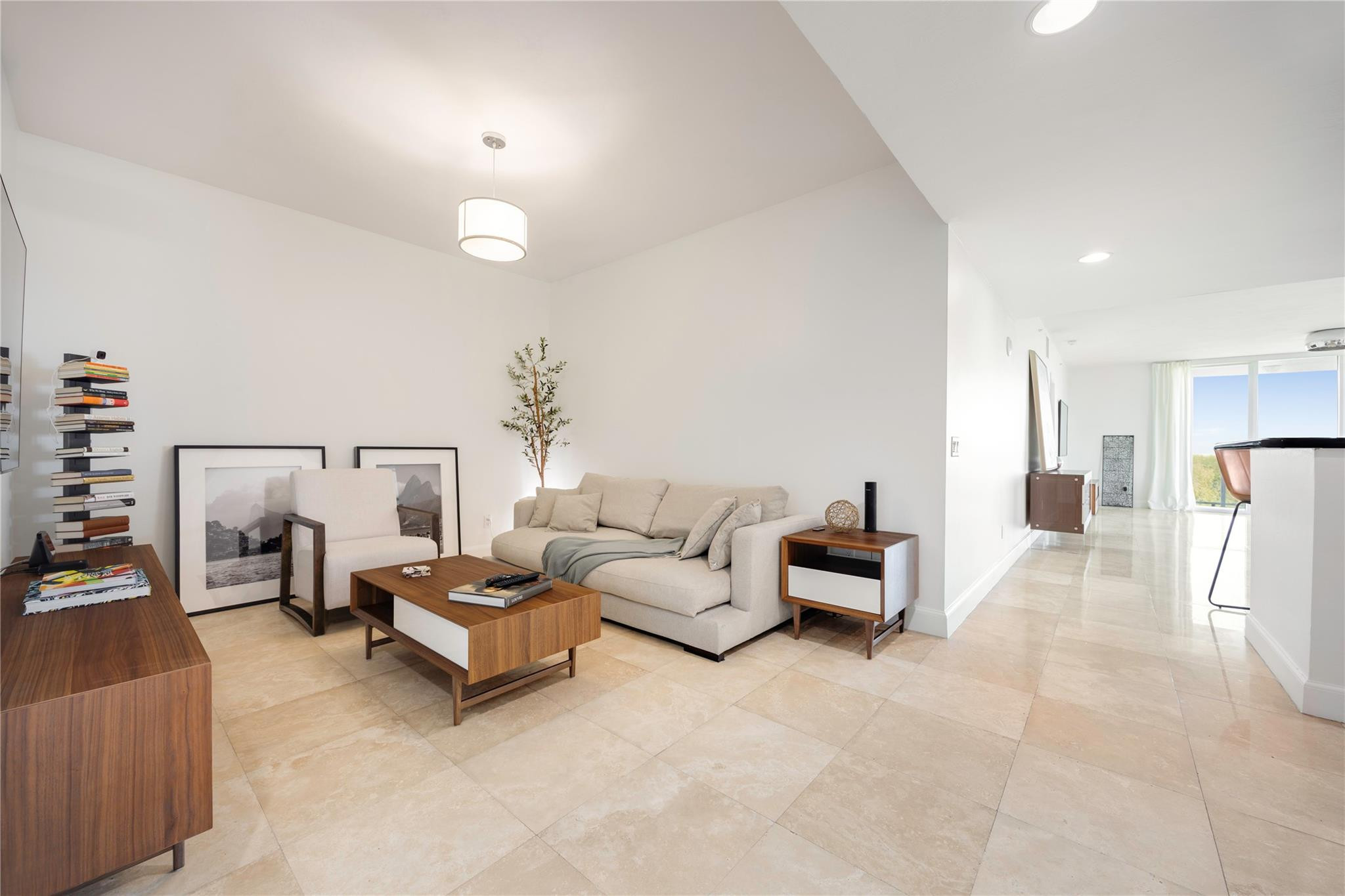 THE OAKS I CONDO - Residential Lease