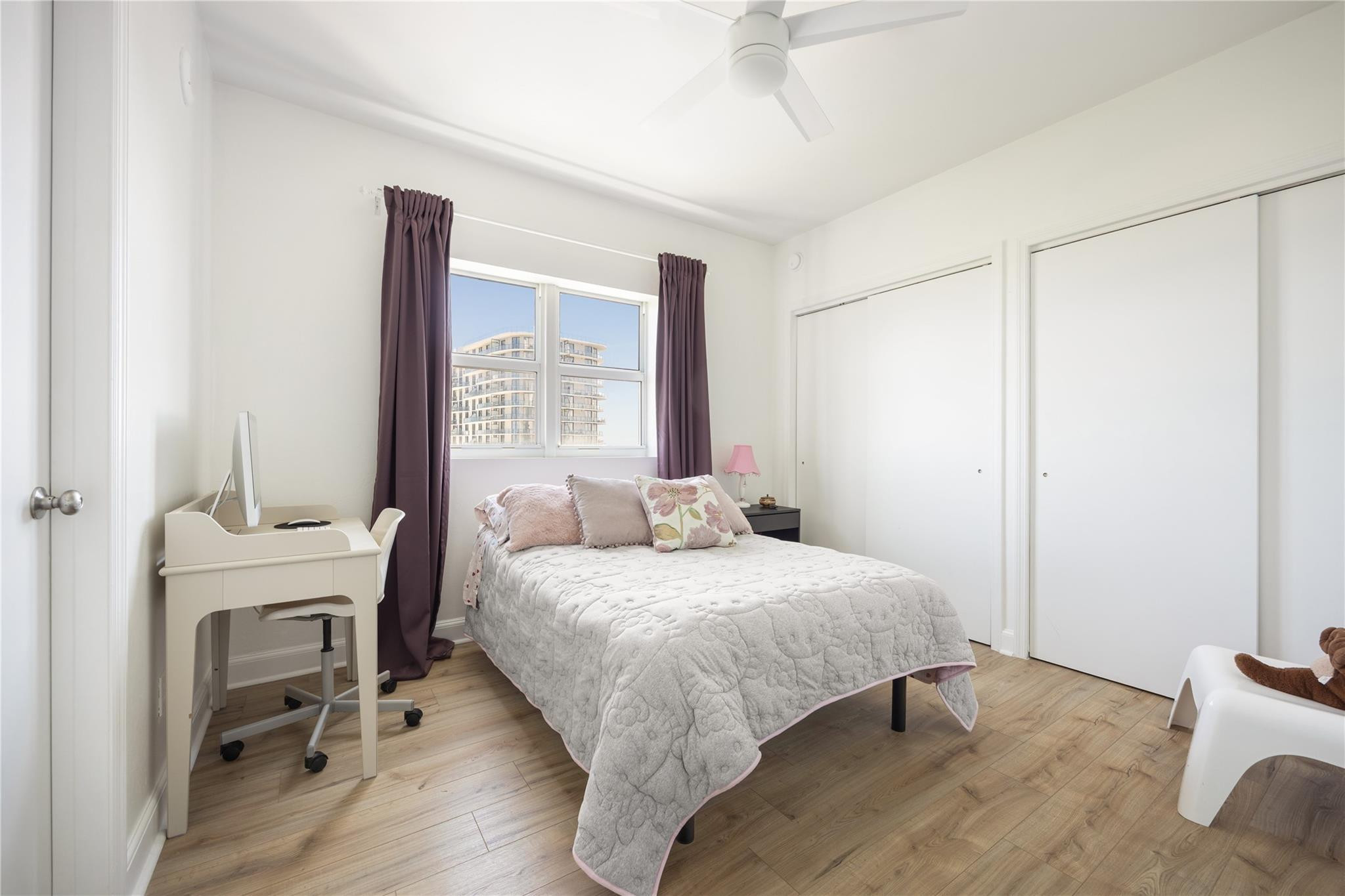 THE OAKS I CONDO - Residential Lease