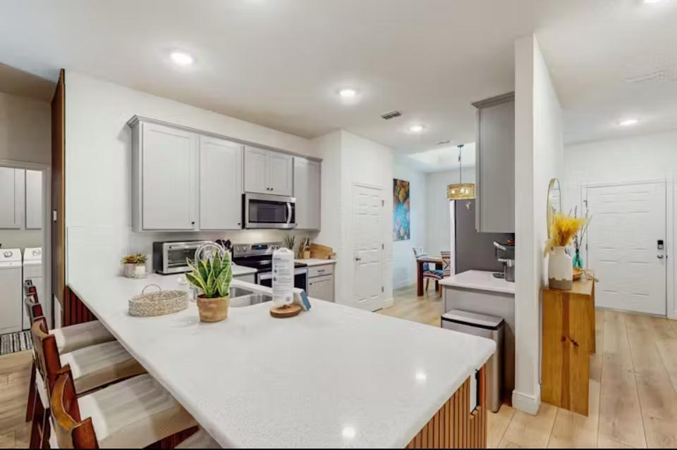 SEBASTIAN HIGHLANDS UNIT - Residential Lease