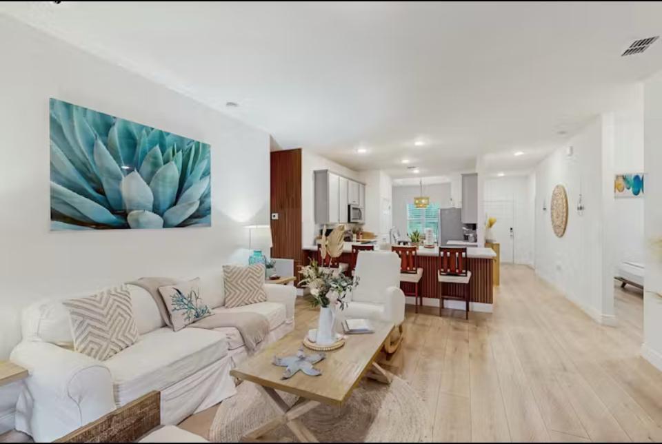 SEBASTIAN HIGHLANDS UNIT - Residential Lease