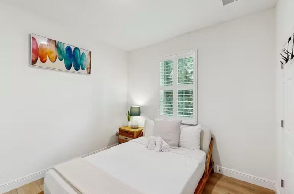 SEBASTIAN HIGHLANDS UNIT - Residential Lease