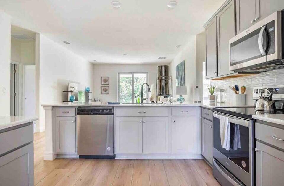 SEBASTIAN HIGHLANDS UNIT - Residential Lease