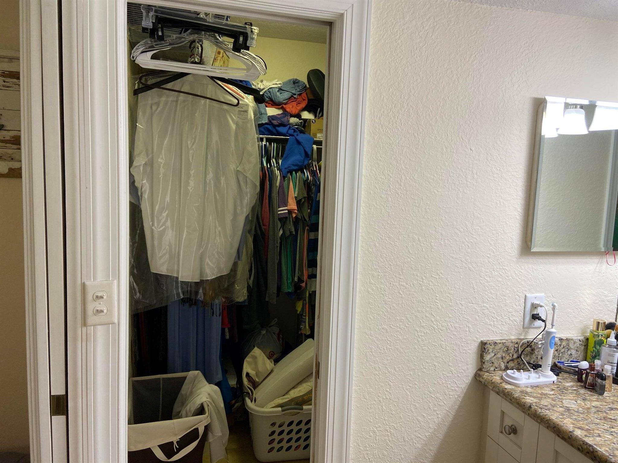 DELRAY MANORS - Residential Lease