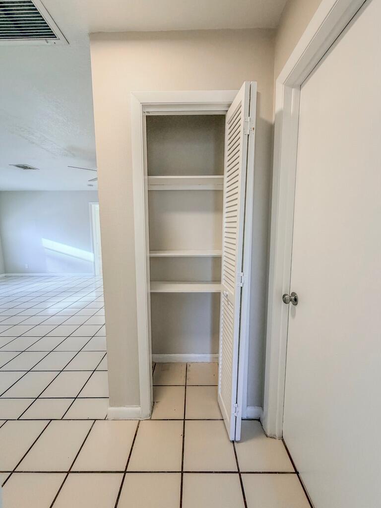 MODEL LAND CO - Residential Lease