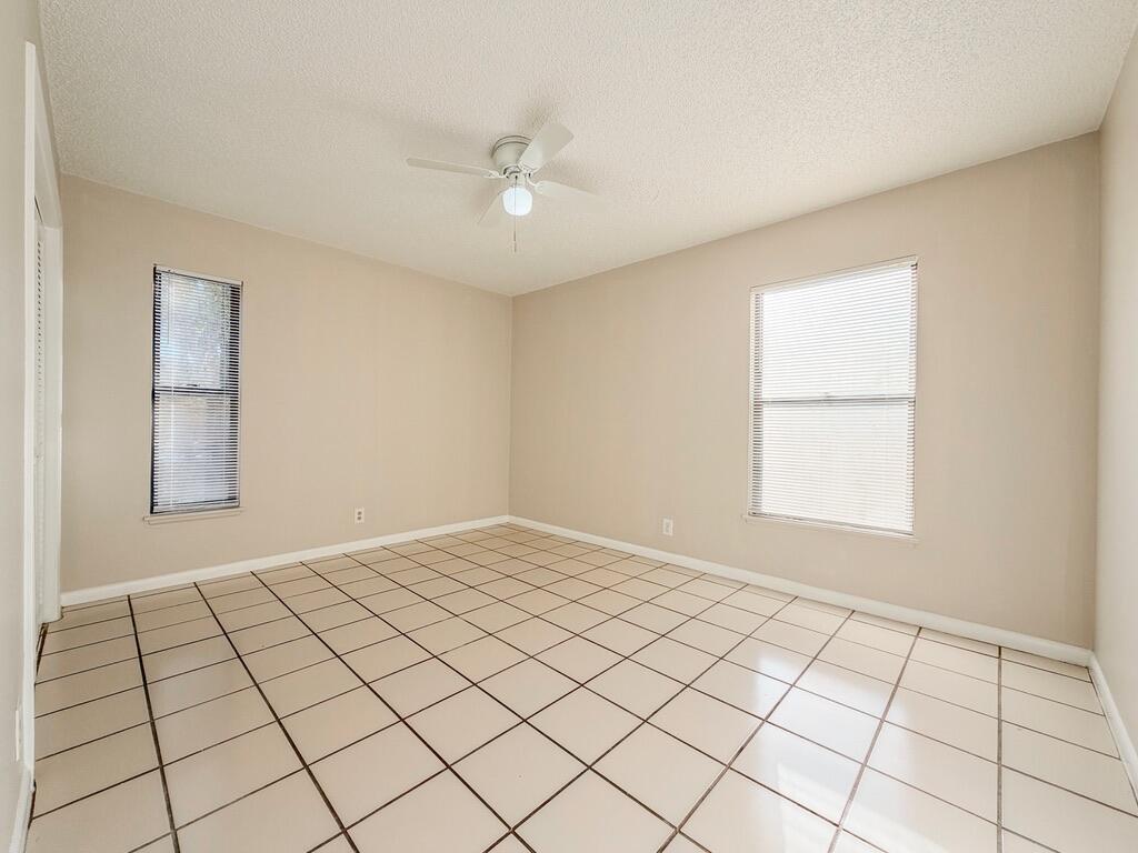 MODEL LAND CO - Residential Lease