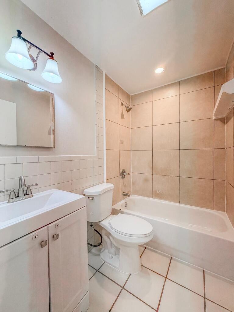 MODEL LAND CO - Residential Lease