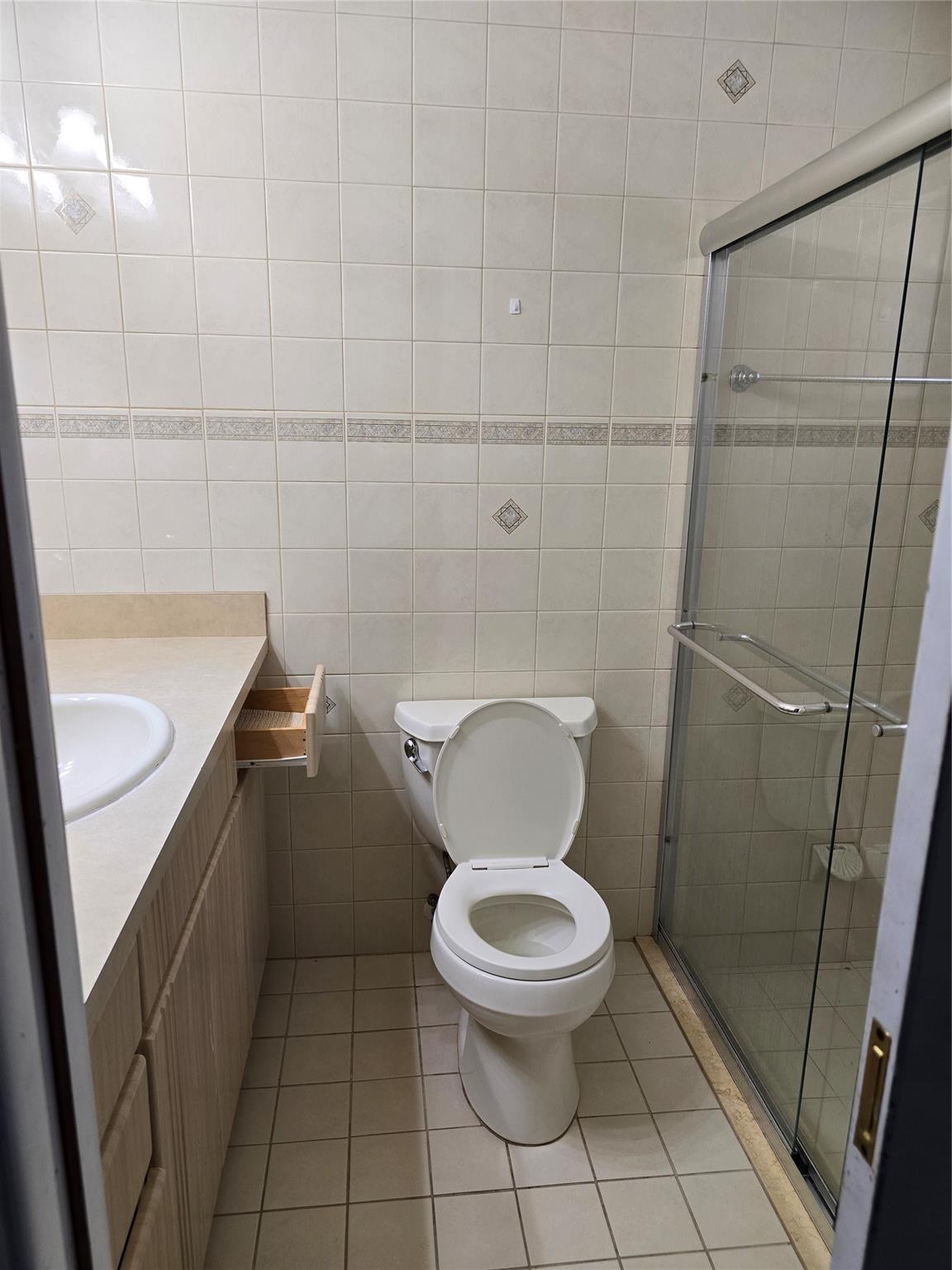 Coral Gate Sec 1 93-7 B - Residential Lease