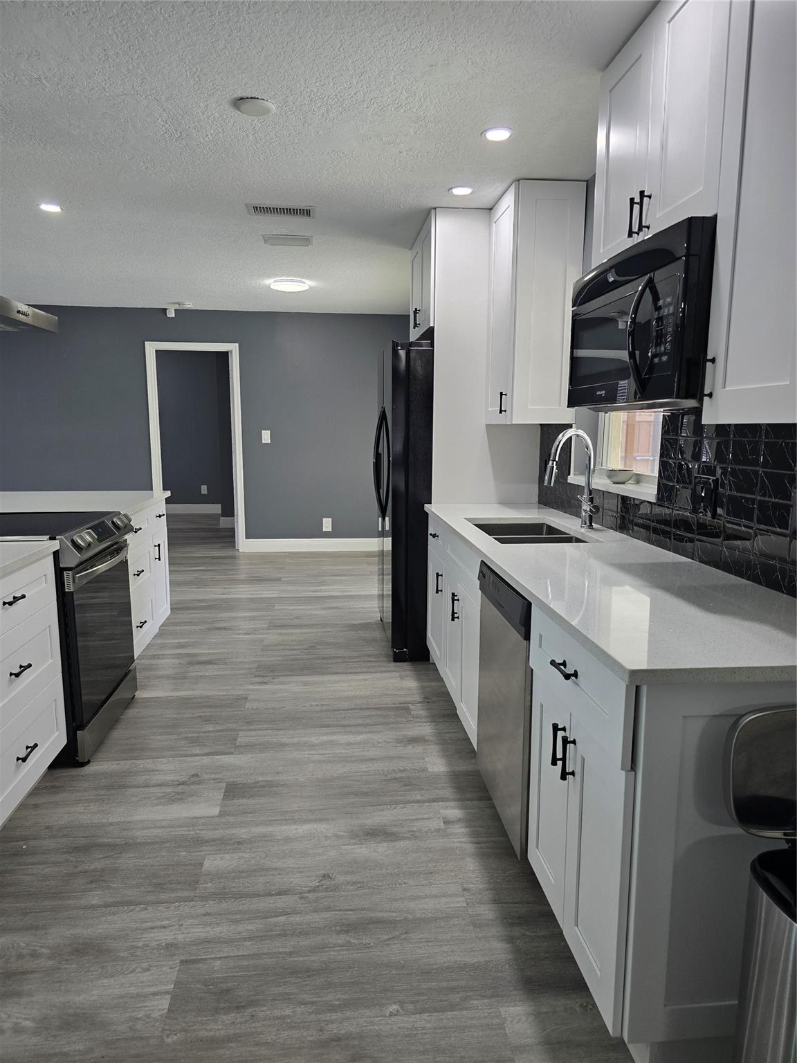 Coral Gate Sec 1 93-7 B - Residential Lease