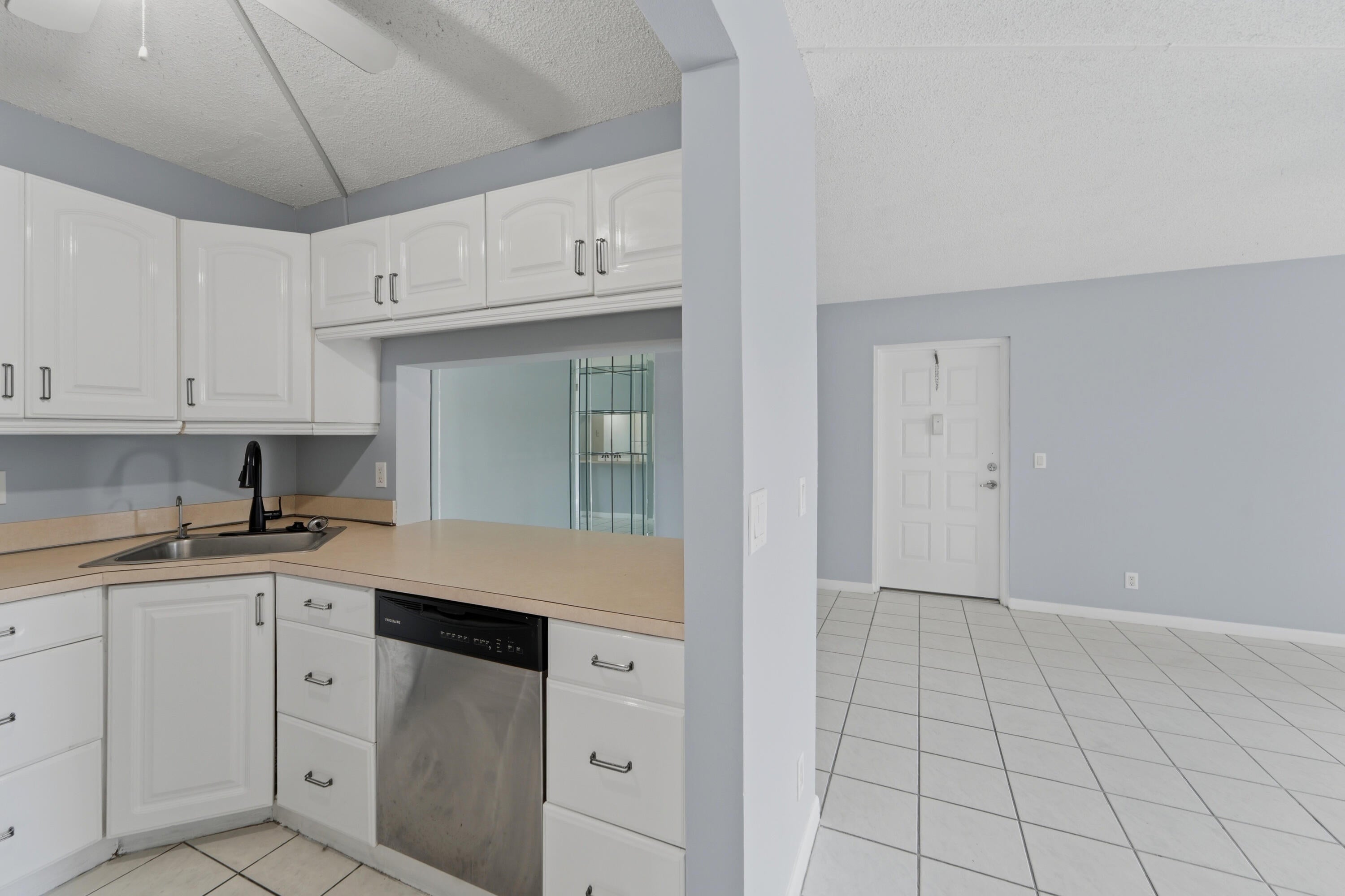 Properties 728 Sunny Pine Way A1