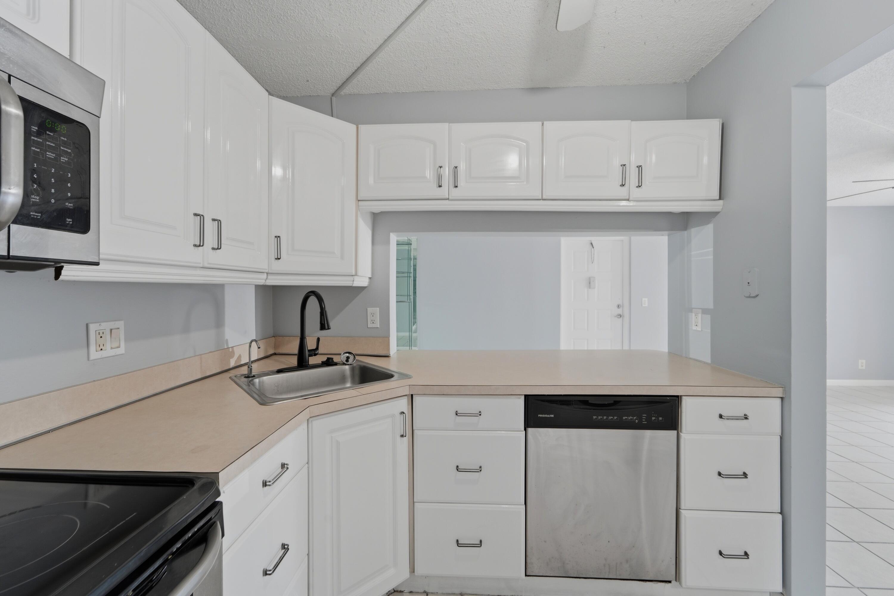 Properties 728 Sunny Pine Way A1