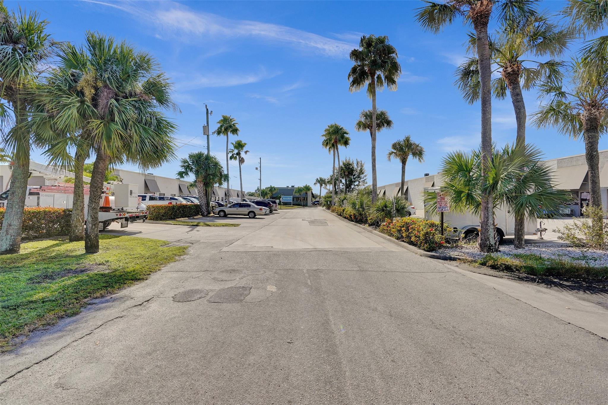 Unit sizes available 300 sf to 2500 sf. Prime Location. 5 Minutes from Palm Beach International Airport. MULTIPLE USES: Storage/warehouse. Flex Space. workshop. e commerce. Artist space. Plumber. Electrician. A/C company, personal workshop.