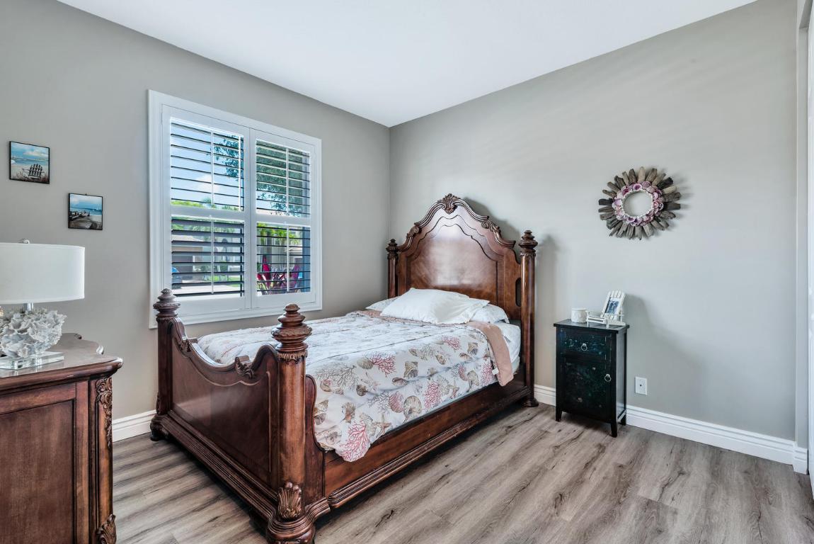 JOURNEYS END - Residential