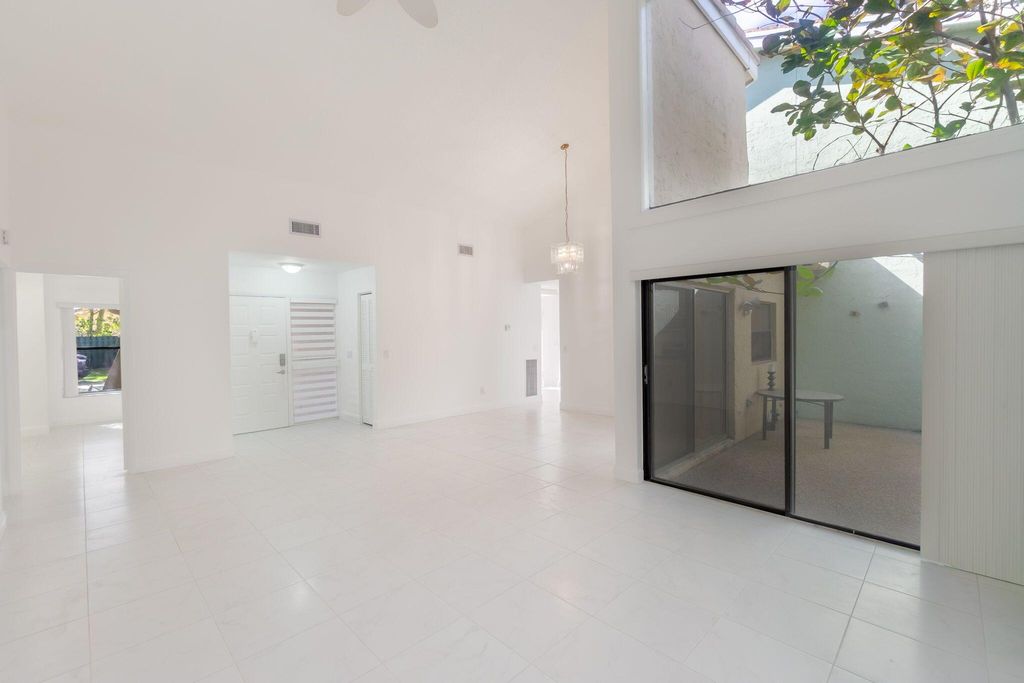 Photo of 6090 Aloma Lane, Boca Raton, FL 33433 (MLS # R11109446)