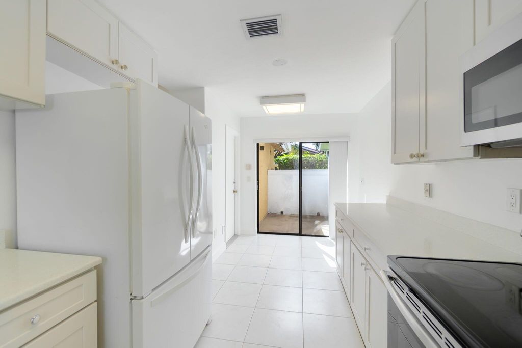 Photo of 6090 Aloma Lane, Boca Raton, FL 33433 (MLS # R11109446)