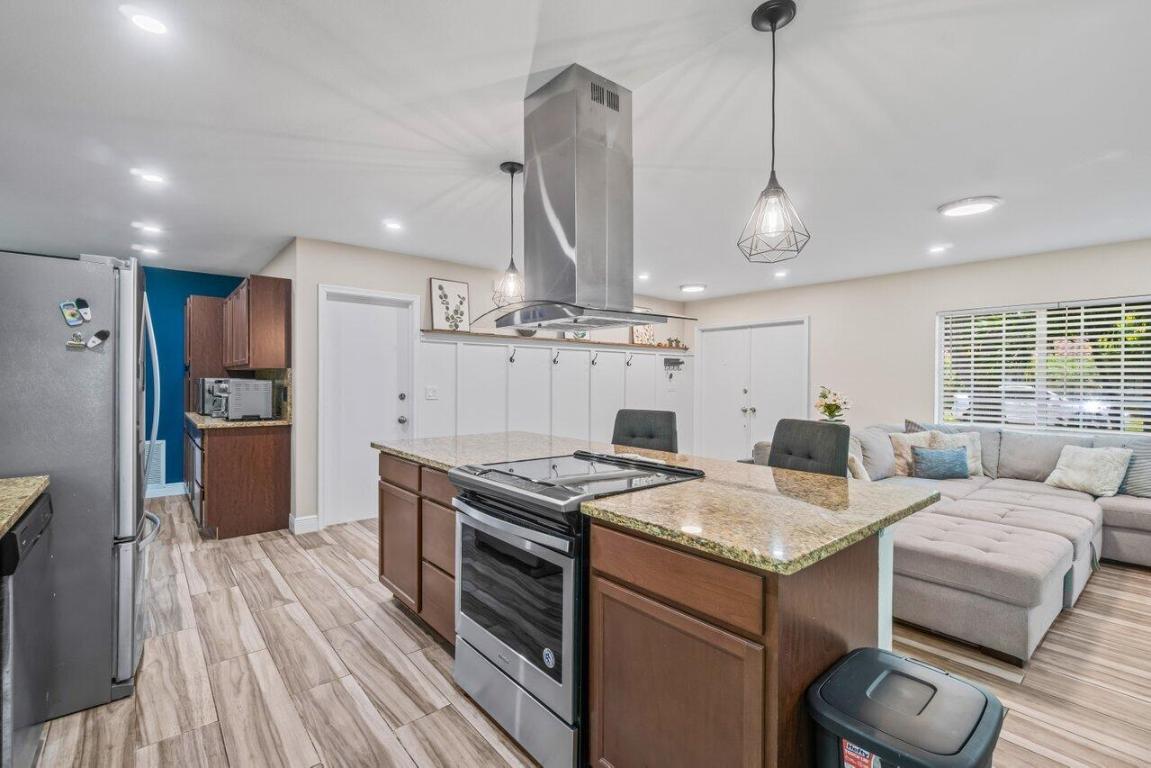 CONFERENCE LAKE ESTATES - Residential Lease