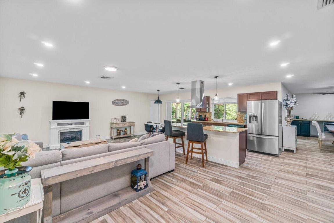 CONFERENCE LAKE ESTATES - Residential Lease