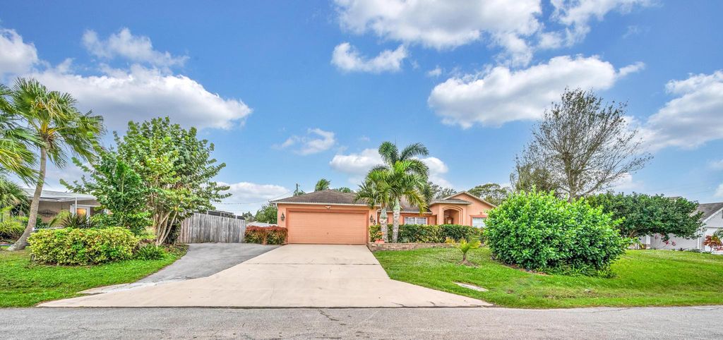 Photo of 608 Ash Street, Port Saint Lucie, FL 34952 (MLS # R10943905)