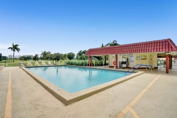 HOLLYBROOK GOLF AND TENNI - Residential