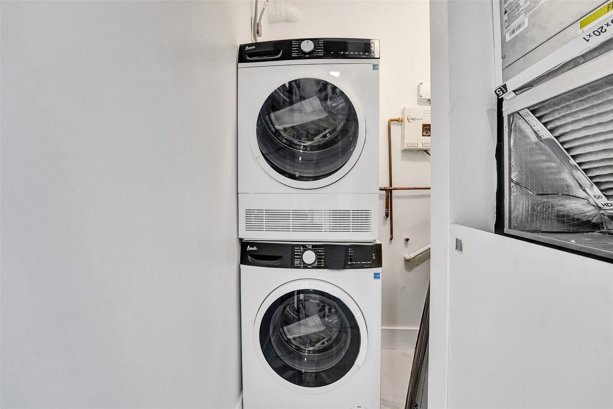 HOLLYBROOK GOLF AND TENNI - Residential