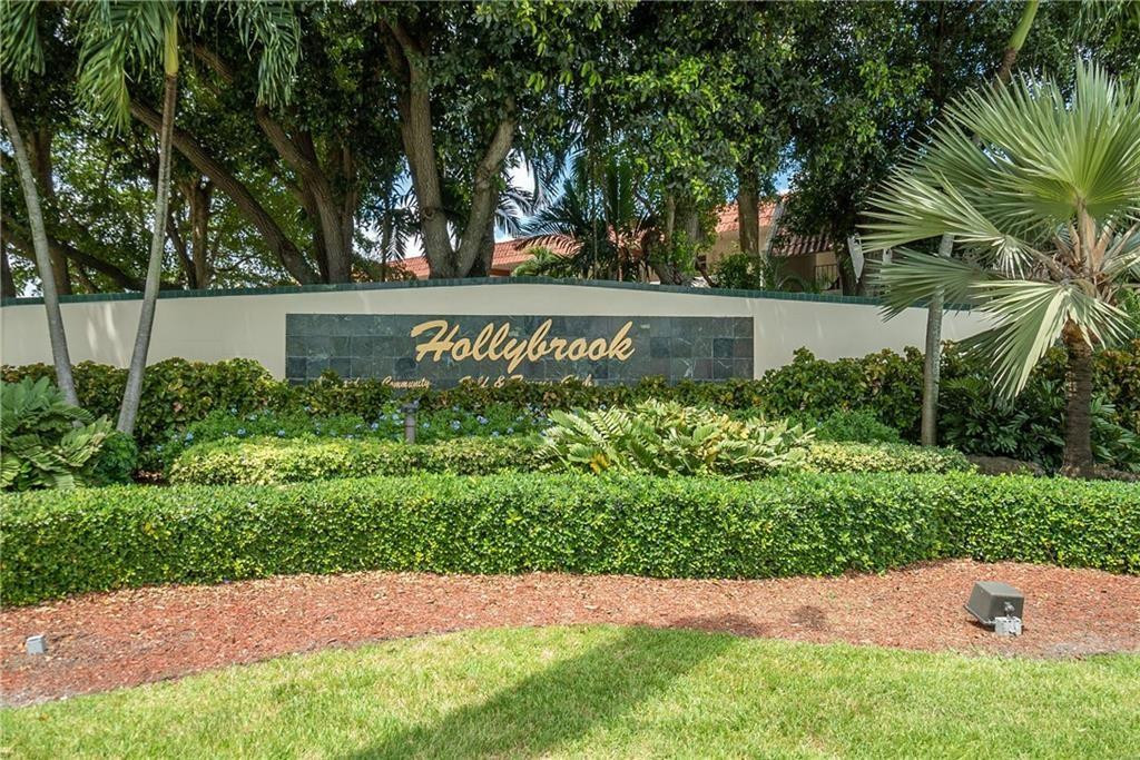 HOLLYBROOK GOLF AND TENNI - Residential