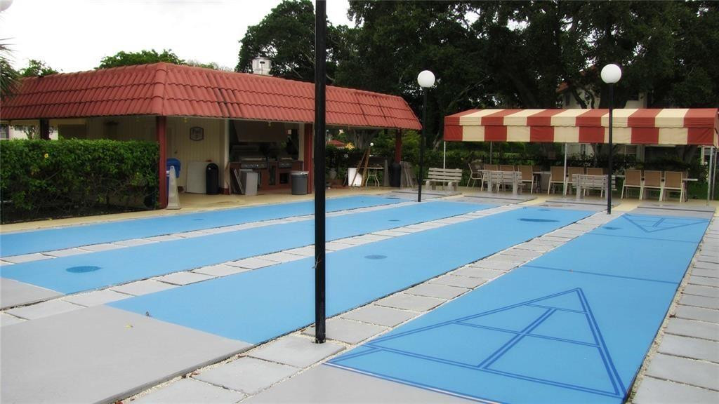 HOLLYBROOK GOLF AND TENNI - Residential