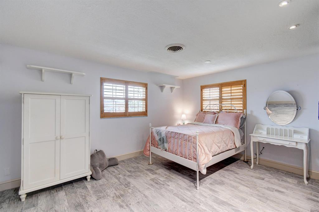 RIVER PARK UNIT 2 - Residential