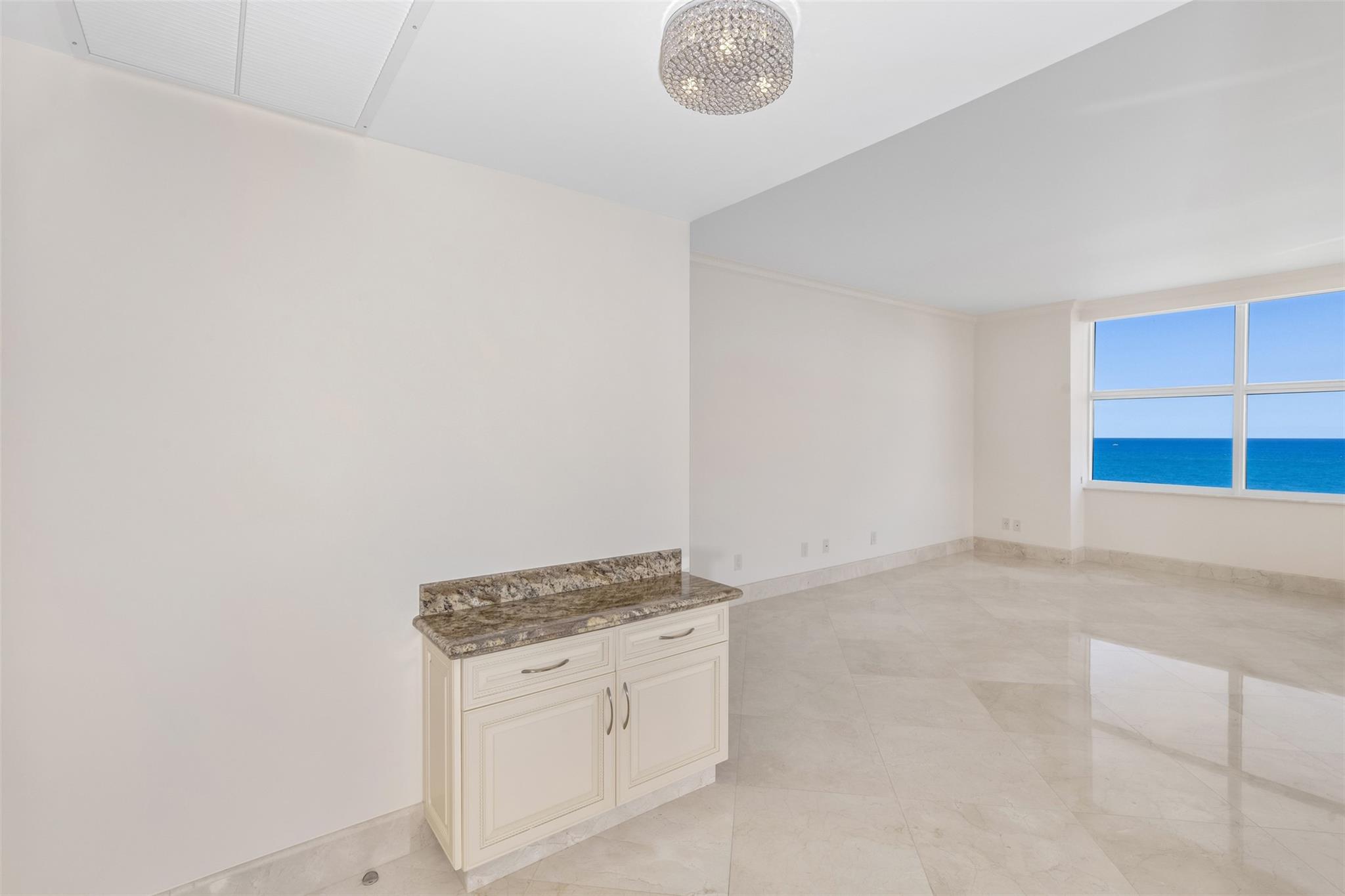 2100 N Ocean Blvd 9F