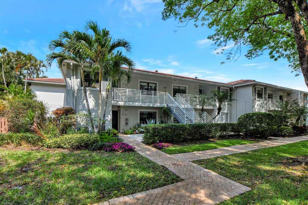 Photo of 35 Southport Lane #D, Boynton Beach, FL 33436 (MLS # R10967190)