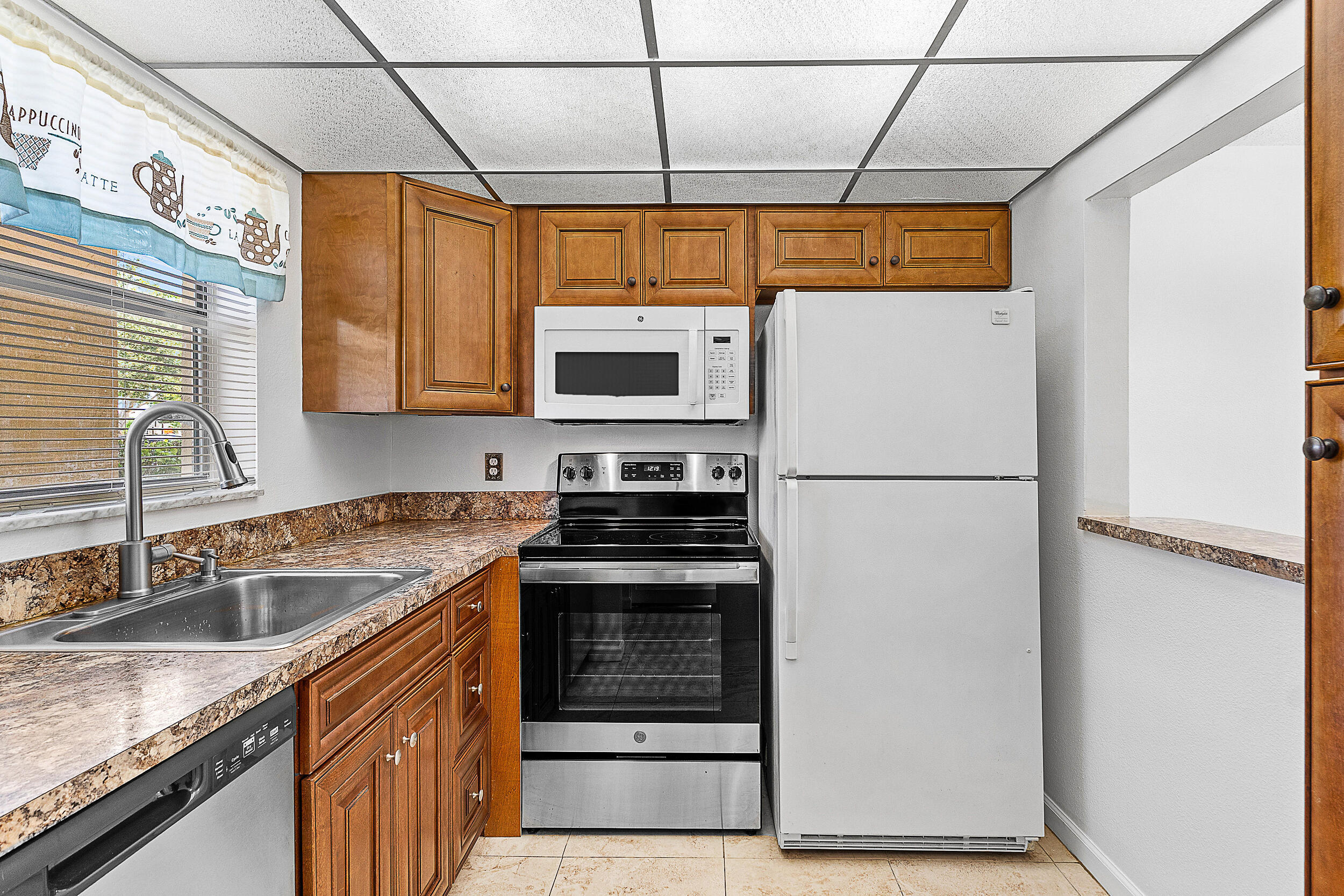 SANDALFOOT BLVD APTS CONDO - Residential