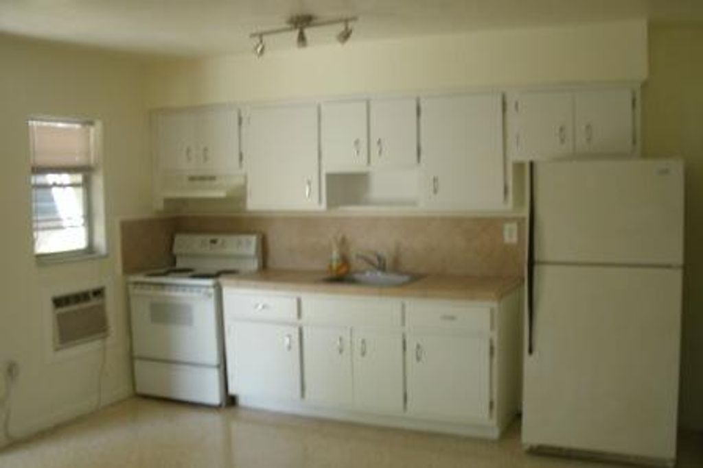 Photo of 2220 N 19th Avenue #8, Hollywood, FL 33020 (MLS # B26011927)